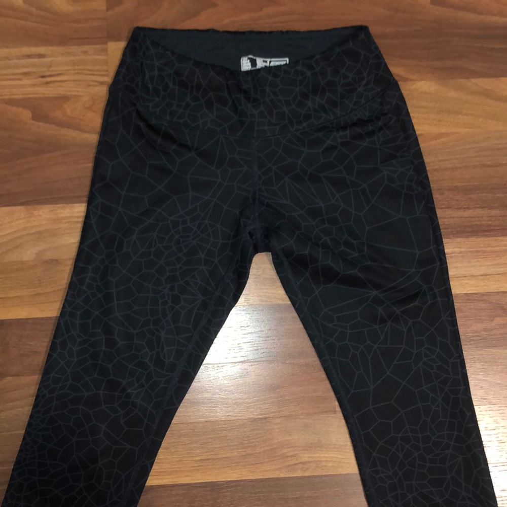 NB Dry fit Capris